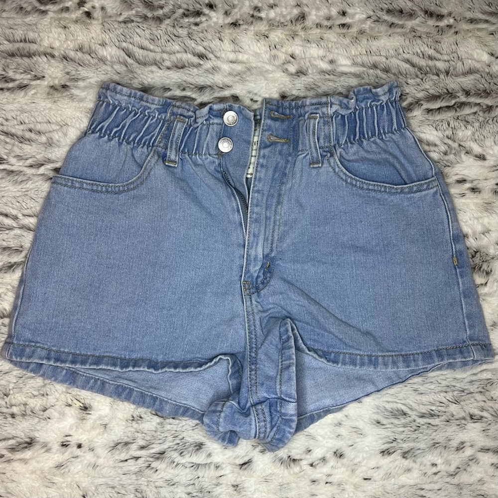 Forever 21 • Bucket Waist Denim Shorts (Size 7)